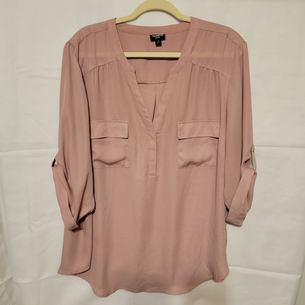 Torrid Blush Pink V-Neck Blouse 3/4 Sleeves 100% Polyester Size 3